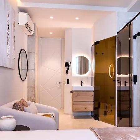 Apartment Magnificent Renovated 2bd 2bth Duplex With Backyard - Centre *